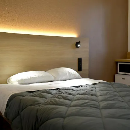 Premiere Classe Compiegne - Hotel *