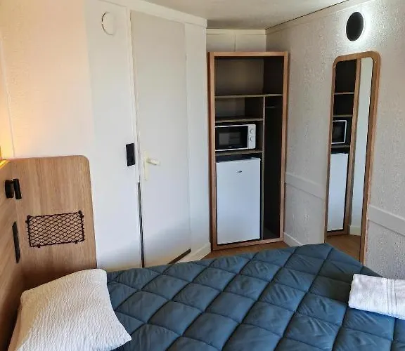 Premiere Classe Compiegne - Hotel *