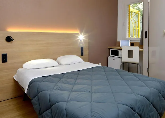 Premiere Classe Compiegne - Hotel *